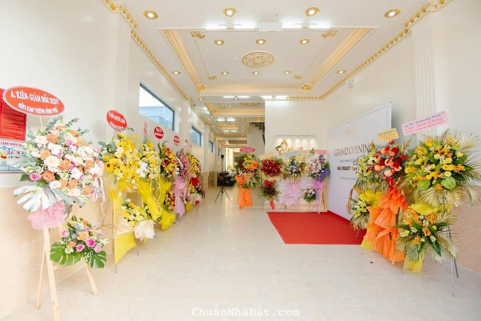 Cho thuê nhà mặt tiền đường Trần Quang Diệu, Phường 14, Quận 3. (7m x 18m + 5 lầu)