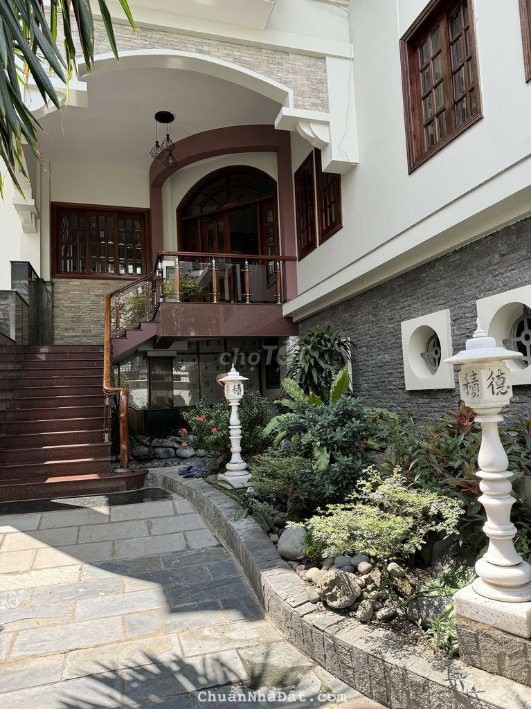 Cho thuê biệt thự đường Đinh Bộ Lĩnh, Phường 26, Quận Bình Thạnh.