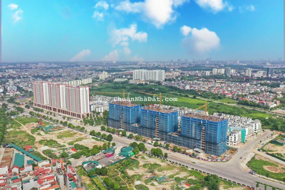 Do không có nhu cầu ở chủ nhà cần bán căn hộ 89m2-tầng cao-view thoáng-nhận nhà T9/24-LH 0979209391