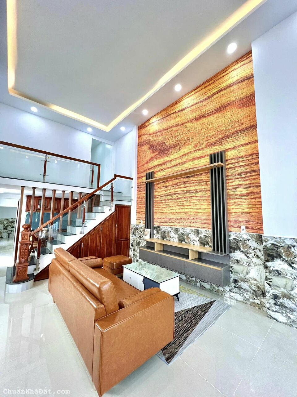 Sang gấp nhà 1 trệt 1 lầu, 890 triệu - 200m2 DTSD - 3PN, Tân Túc, Bình Chánh Sang gấp nhà 1 trệt 1 lầu, 890 triệu - 200m2 DTSD - 3PN, Tân Túc, Bình Chánh