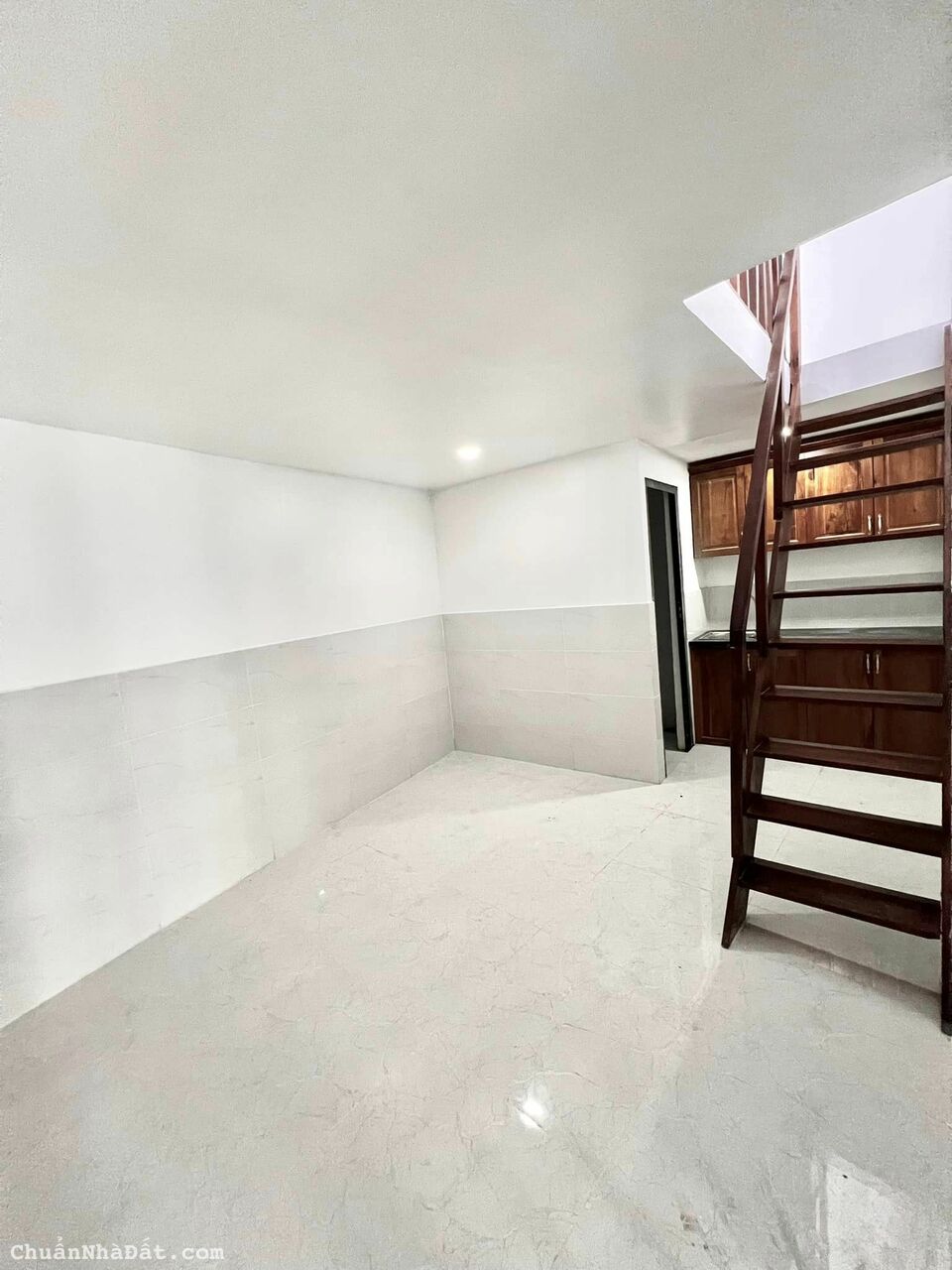 Sang gấp nhà 1 trệt 1 lầu, 890 triệu - 200m2 DTSD - 3PN, Tân Túc, Bình Chánh Sang gấp nhà 1 trệt 1 lầu, 890 triệu - 200m2 DTSD - 3PN, Tân Túc, Bình Chánh