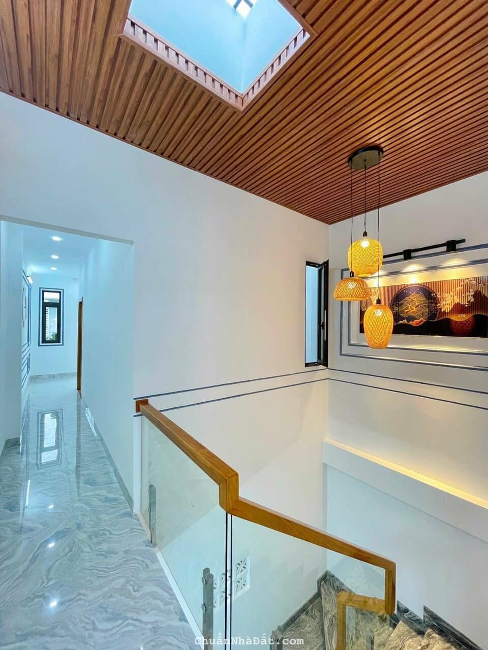 Nhà 1 trệt 1 lầu - 800 triệu - SHR - Đoàn Nguyên Tuấn - Bình Chánh