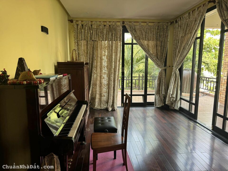 VILLA KIỂU PHÁP ĐẸP - GÓC 2 MẶT TIỀN 450M2 - ĐỘC ĐÁO - NGAY BIỂN MỸ KHÊ VILLA KIỂU PHÁP ĐẸP - GÓC 2 MẶT TIỀN 450M2 - ĐỘC ĐÁO - NGAY BIỂN MỸ KHÊ