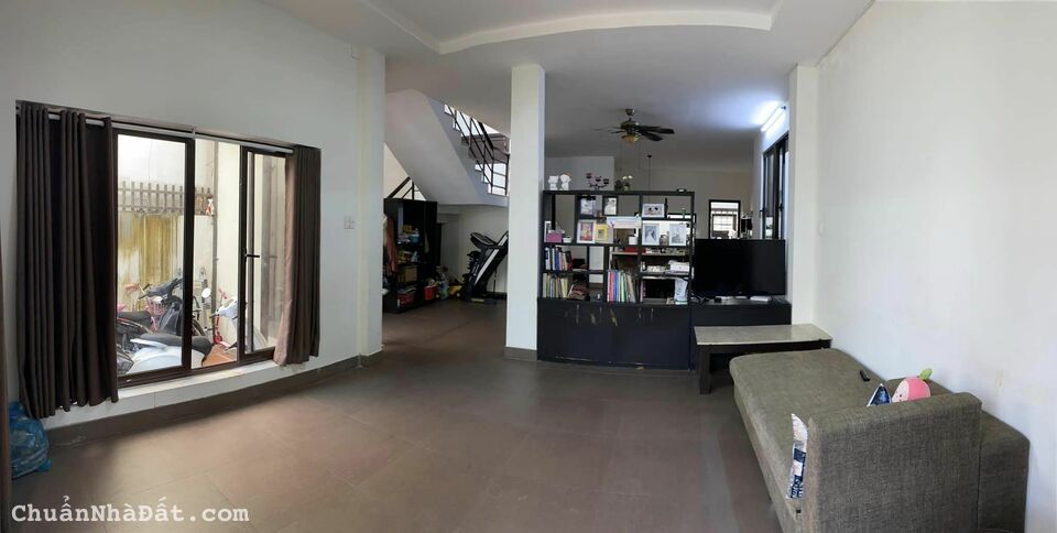 Bán Biệt thự Mini mặt tiền đường Bùi Viện, gần bờ sông Thăng Long. DT: 140 m2, giá: #9.8tỷ