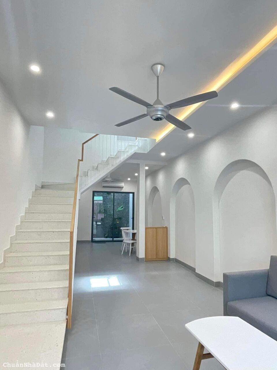 Chỉ 7.x tỷ có ngay ngôi nhà 2 tầng siêu đẹp bên biển Mỹ Khê, đường Thủ Khoa Huân, Sơn Trà.