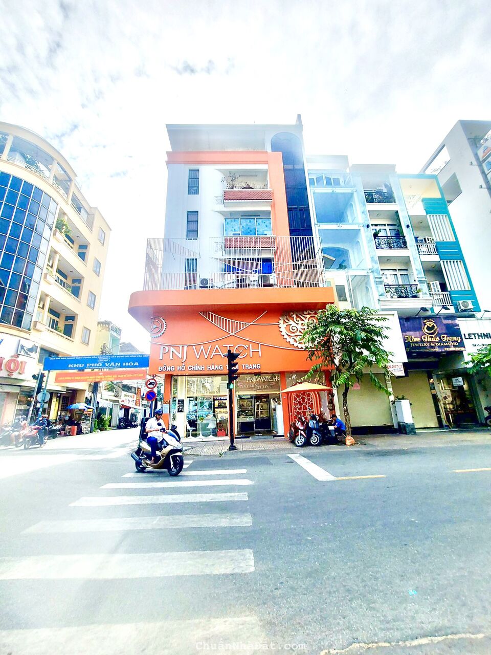 Cho Thuê Nhà Góc 2MT Nguyễn Đình Chiểu, Quận 3 - Ngang 10m 4 Lầu - Giá 60tr Cho Thuê Nhà Góc 2MT Nguyễn Đình Chiểu, Quận 3 - Ngang 10m 4 Lầu - Giá 60tr