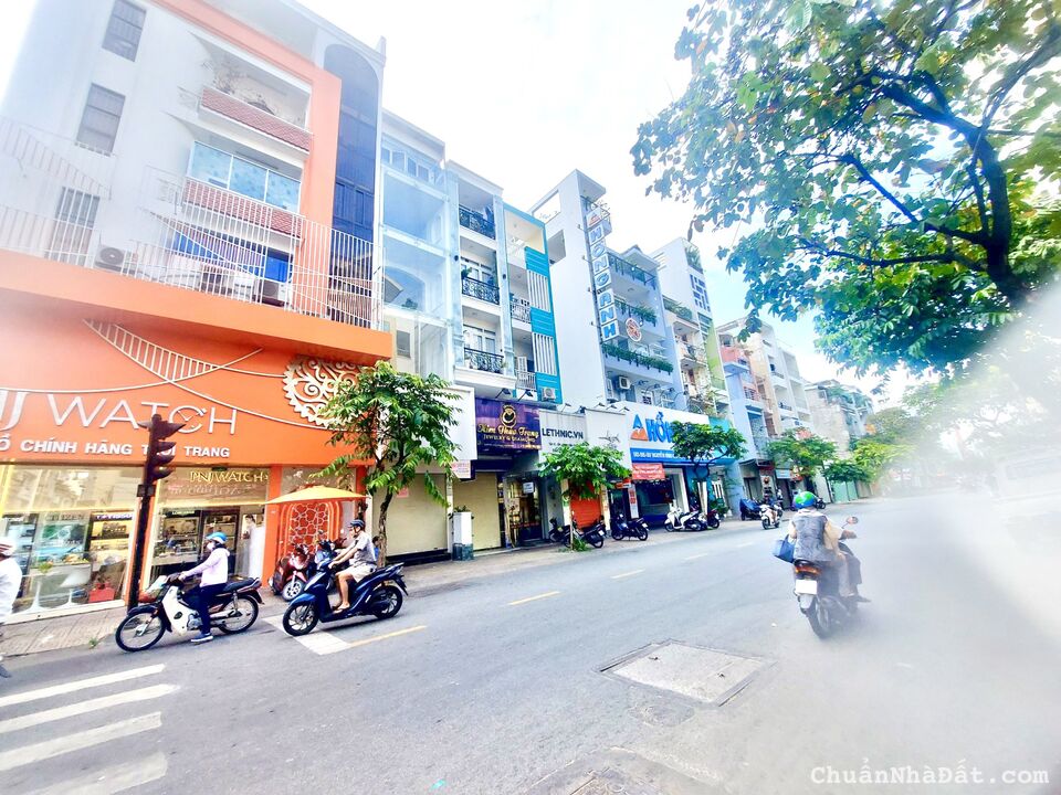 Cho Thuê Nhà Góc 2MT Nguyễn Đình Chiểu, Quận 3 - Ngang 10m 4 Lầu - Giá 60tr Cho Thuê Nhà Góc 2MT Nguyễn Đình Chiểu, Quận 3 - Ngang 10m 4 Lầu - Giá 60tr