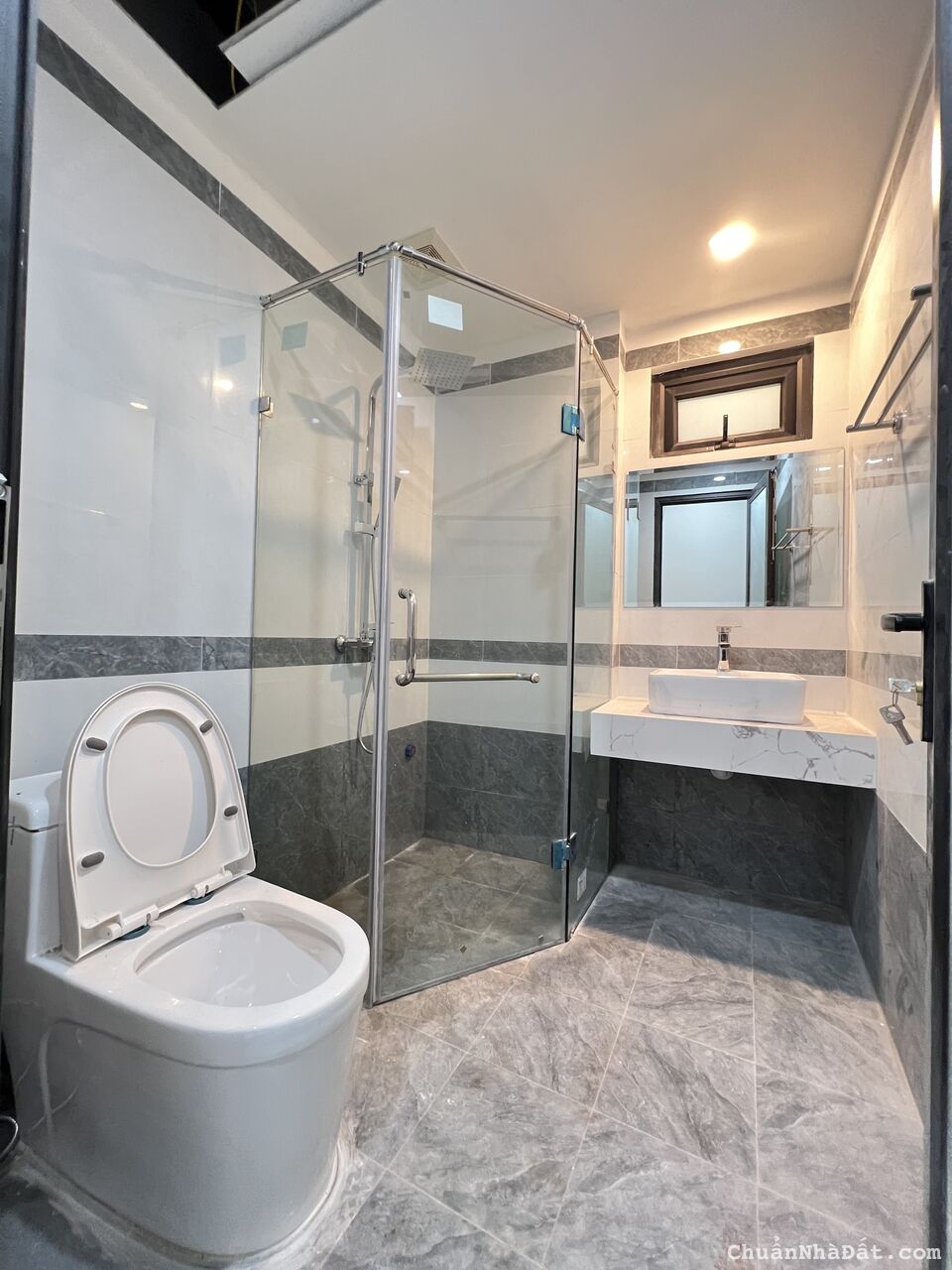 BÁN NHÀ PHỐ TÂN MAI - NGUYỄN CHÍNH HOÀNG MAI - 50M 6T MT 4M - 3 OTO TRÁNH NHÀ MỚI ĐẸP THANG MÁY