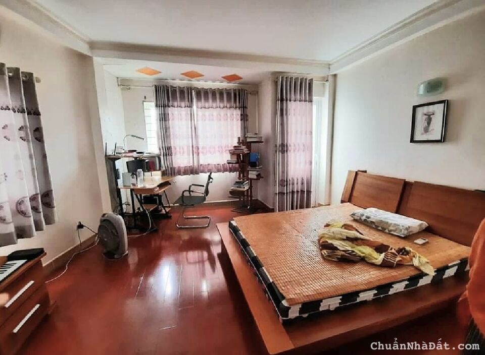 Bán nhà Hoàng Mai, gần trường học, 40m2 5.2 tỷ sổ đỏ sang tên ngay