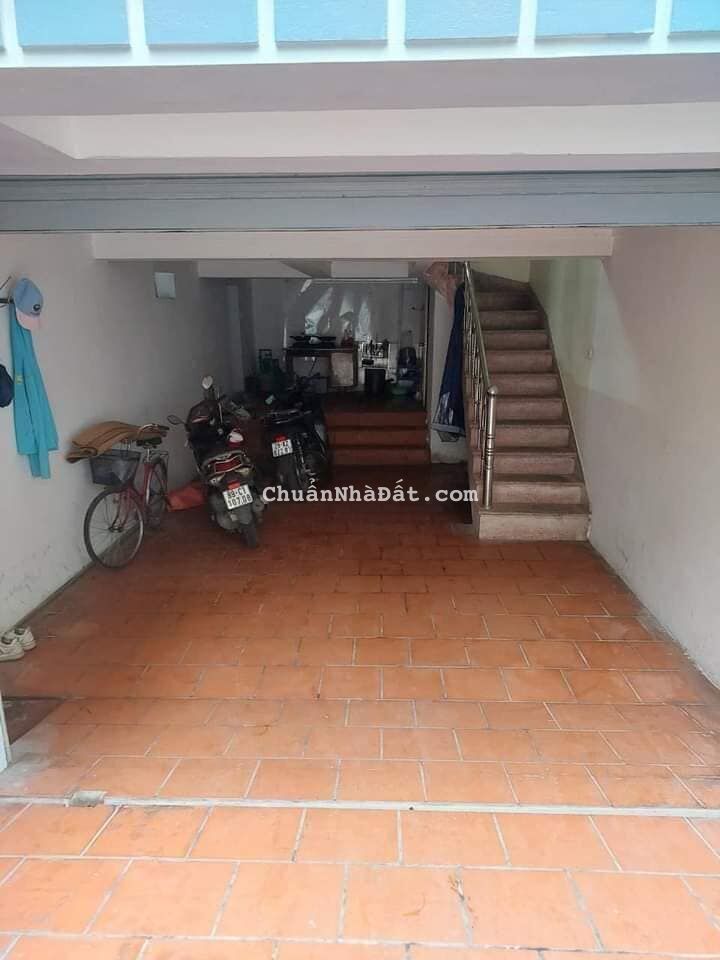 Cần cho thuê nhà tại Phố Ô Cách, Đức Giang, Long Biên. Có hầm để xe. Giá 10tr/tháng. Cần cho thuê nhà tại Phố Ô Cách, Đức Giang, Long Biên. Có hầm để xe. Giá 10tr/tháng.