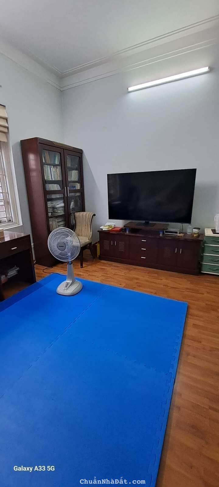 Cần cho thuê nhà tại Phố Ô Cách, Đức Giang, Long Biên. Có hầm để xe. Giá 10tr/tháng. Cần cho thuê nhà tại Phố Ô Cách, Đức Giang, Long Biên. Có hầm để xe. Giá 10tr/tháng.