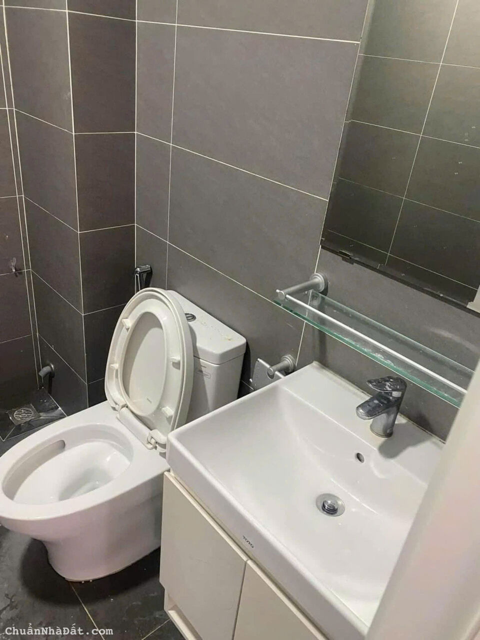 Cho thuê căn hộ AQH Thượng Thanh 62m2 2PN full đồ giá 8tr.LH:0388611108.