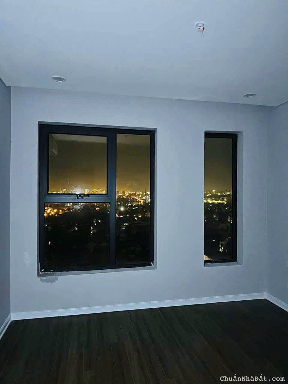 Cho thuê căn hộ tầng cao Bình Minh Garden A 75m2 2PN giá 9,5tr.