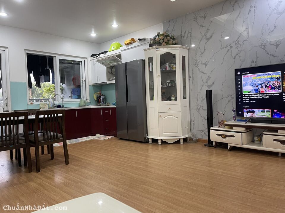 Cho thuê căn hộ Greenhouse 80m2 2PN đồ cơ bản giá 8tr.