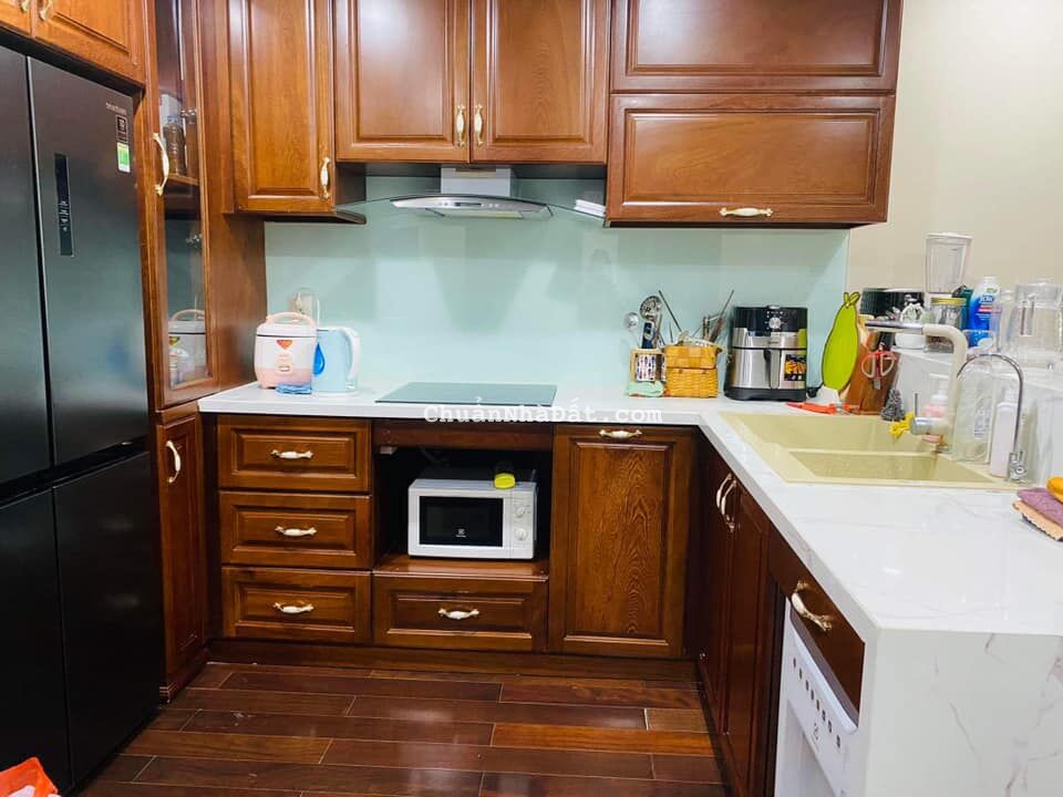 Cho thuê căn hộ tầng 5 HC Golden A Bồ Đề-Long Biên, 3PN Full đồ giá 16tr.