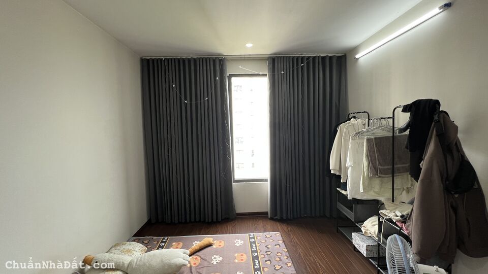 Cho thuê căn hộ Homeland tầng 12 100m2 3PN Full đồ giá 11tr.