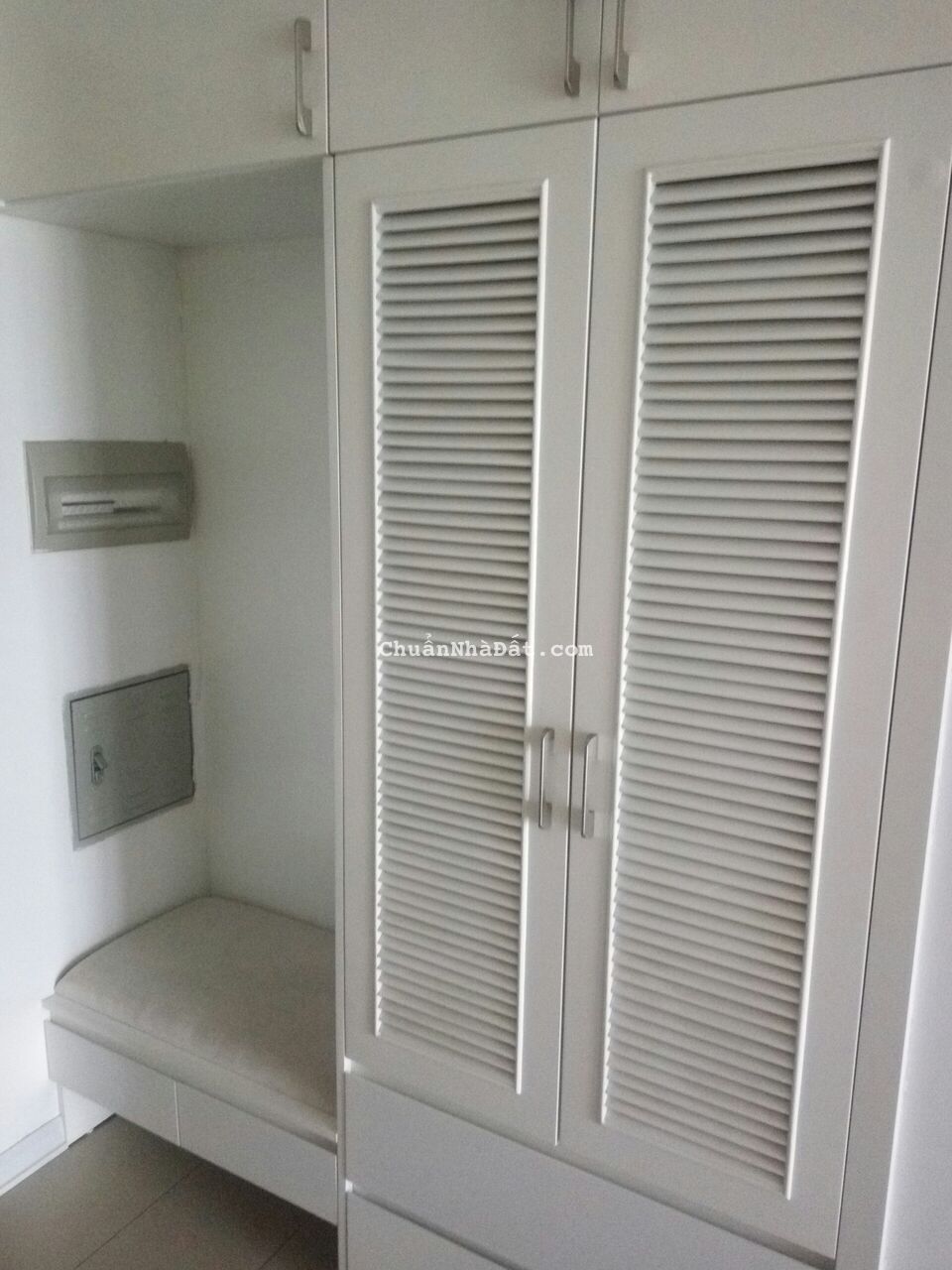 Cho thuê căn hộ tầng cao Mipec Riverside nhà đẹp 85m2 2 phòng ngủ 13tr.