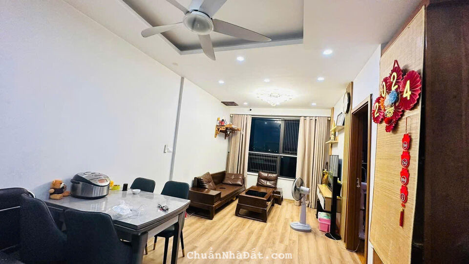 Cho thuê căn hộ Valencia Việt Hưng 61m2 2Pn full đồ giá 8tr.