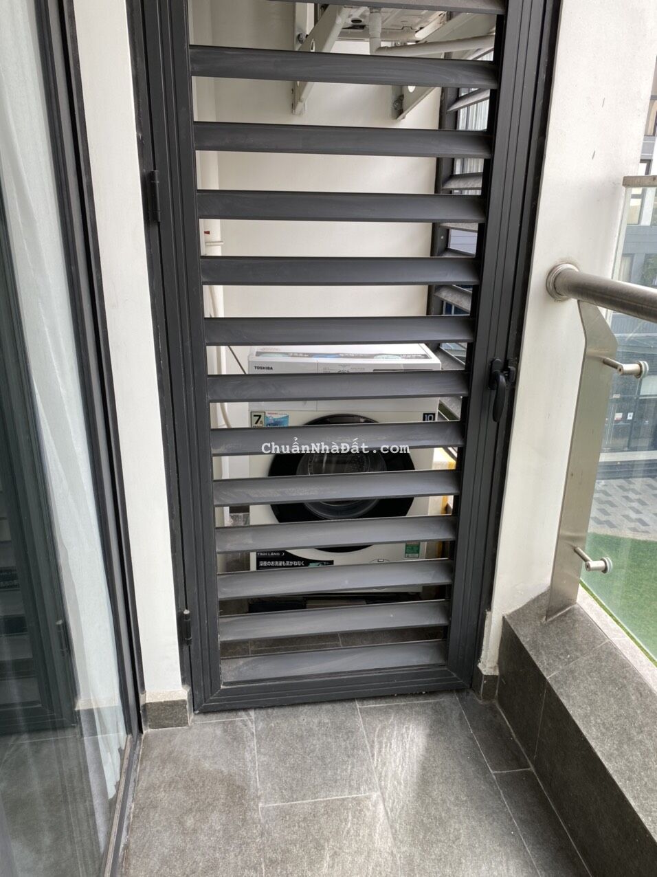 Cho thuê căn hộ studio Vinhomes Riverside 40m2 full đồ giá 9tr.