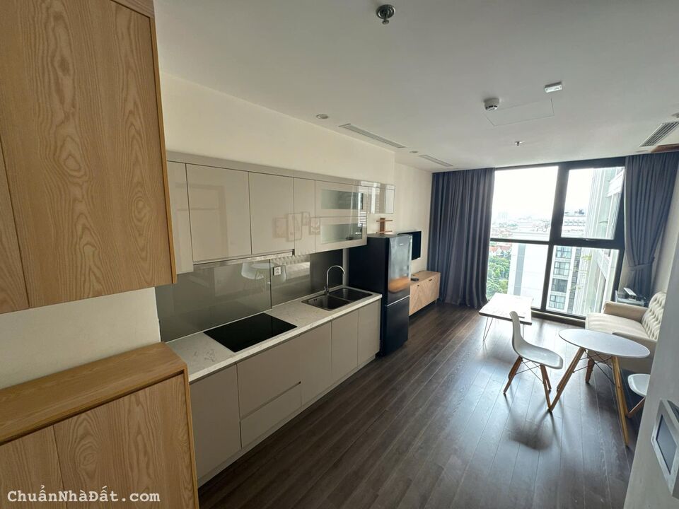 Cho thuê căn hộ cao cấp Vinhomes Riverside 1n1k tầng cao view đẹp 12tr.