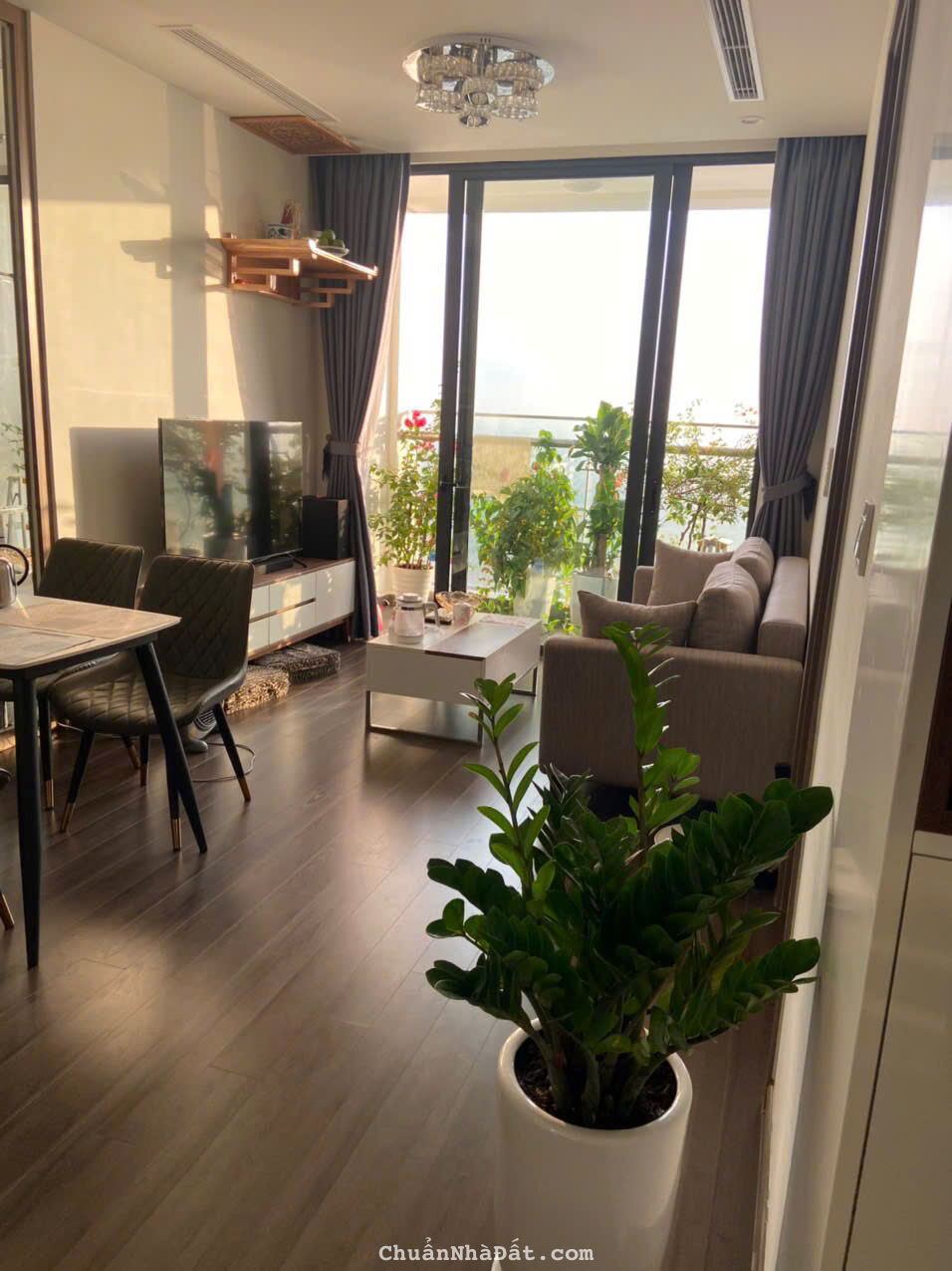 Cho thuê căn hộ Vinhomes Riveride 65m2 2PN full đồ giá 17tr.