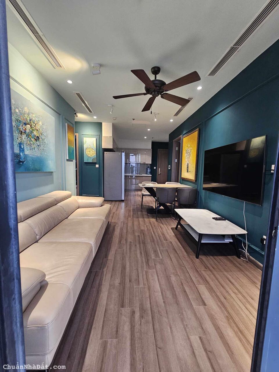 Cho thuê căn hộ Vinhomes Riverside 3PN Full đồ cực đẹp.