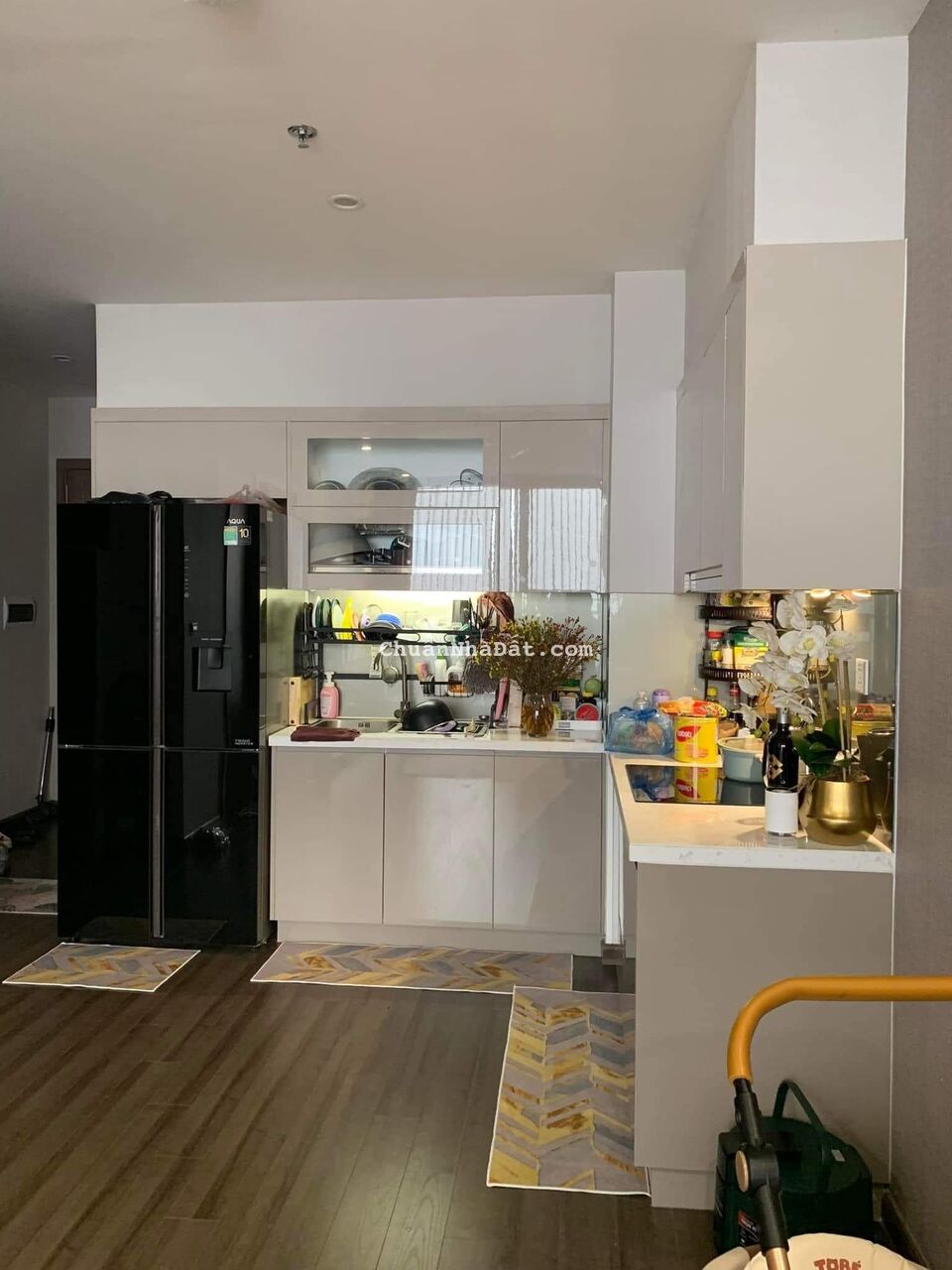 Cho thuê căn hộ tầng 12 S2 Vinhomes Riverside 66m2 2PN full đồ giá 16tr.