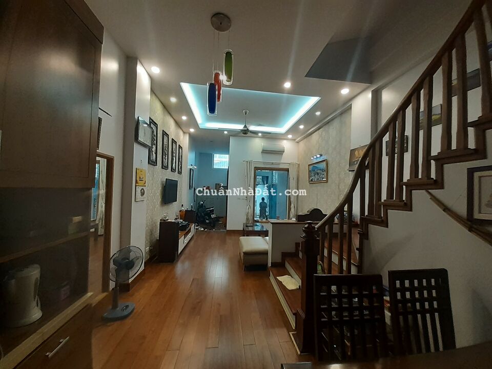 Bán nhà Đống Đa siêu đẹp, gần phố, dân trí cao an ninh tuyệt đối 50m2, MT 8m 4T, 6 tỷ