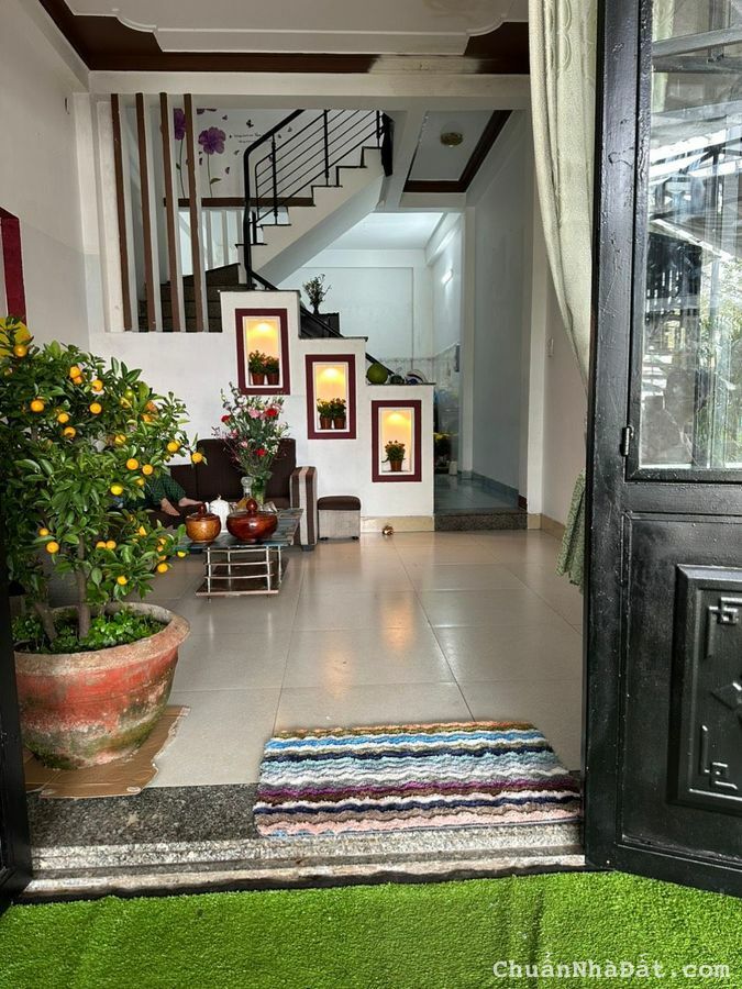 NHÀ 3 TẦNG SÁT VÁCH CẦU RỒNG.