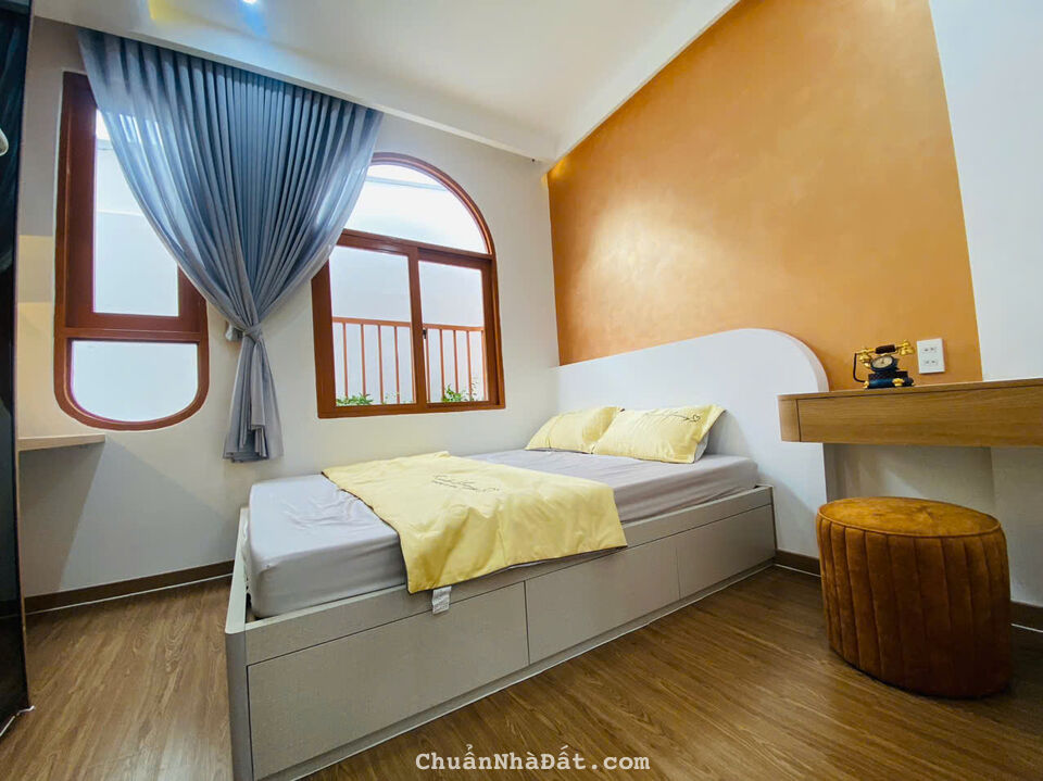 Khu hiếm, Nhà 2 tầng mới, DT~30m2 2PN đường Trường Sa Phường 17