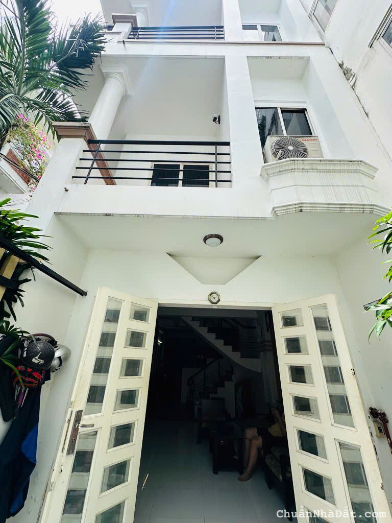   Nhà 3 tầng BTCT, DT 4x16 đường Điện Biên Phủ, ngay ĐH Hồng Bàng