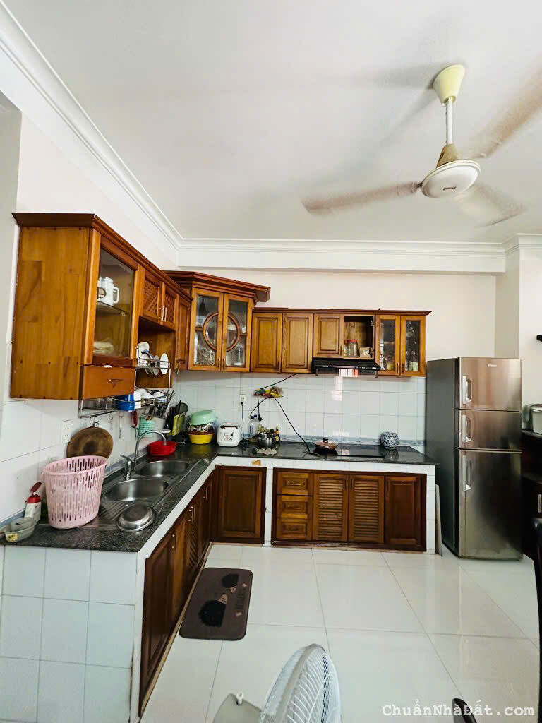   Nhà 3 tầng BTCT, DT 4x16 đường Điện Biên Phủ, ngay ĐH Hồng Bàng