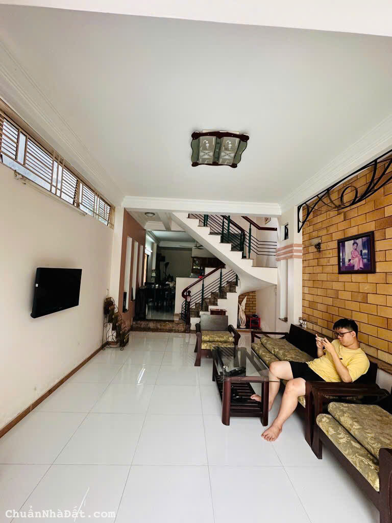   Nhà 3 tầng BTCT, DT 4x16 đường Điện Biên Phủ, ngay ĐH Hồng Bàng