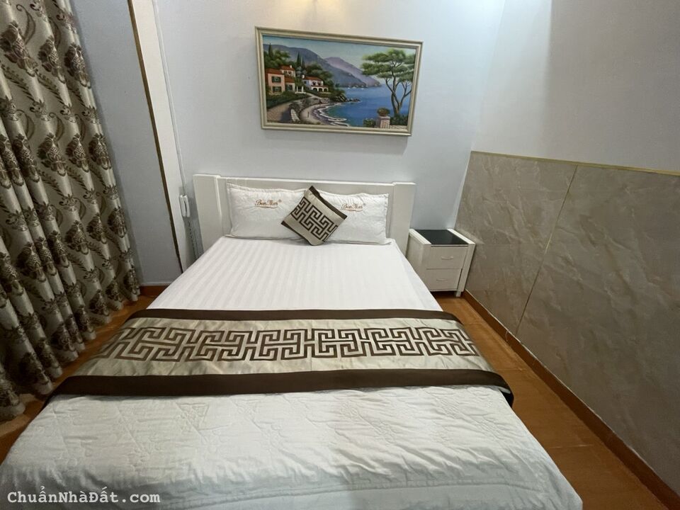 Bán khách sạn Gò Vấp - Doanh thu 250 triệu/tháng - Giá bán giảm 28 tỷ còn 25 tỷ TL ~ lợi nhuận 10%/