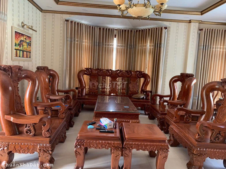 Cho thuê biệt thự sân vườn hồ bơi, Thạnh Mỹ Lợi, TP. Thủ Đức 650m2. Gồm 2 tầng. 6PN, 6WC.