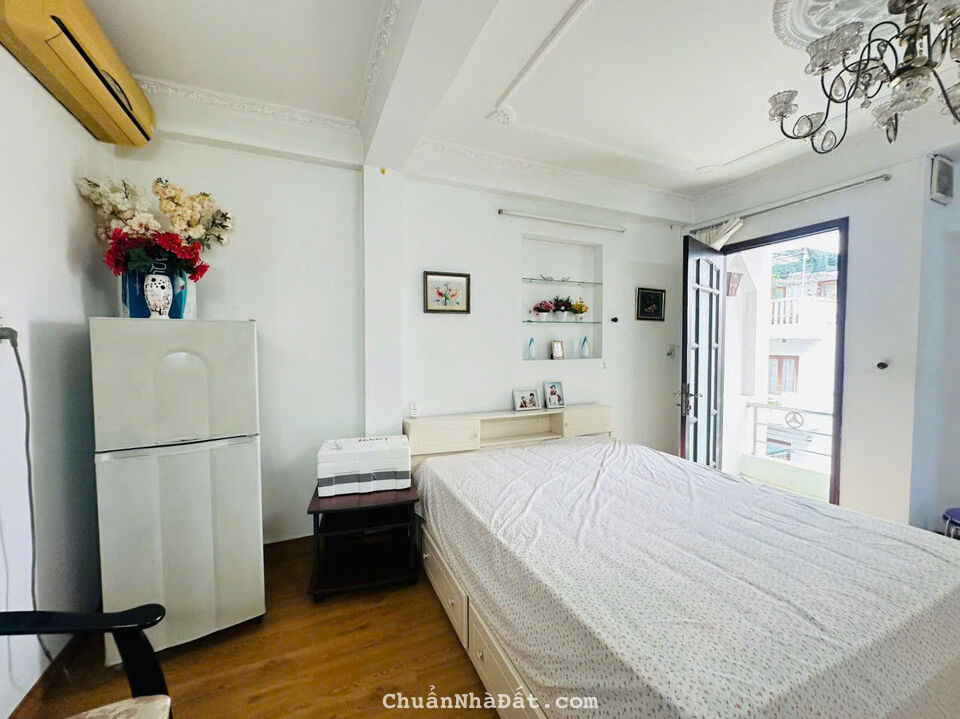 Cho thuê MT Nguyễn Bá Huân. Thảo Điền. Quận 2  5 tầng, 7 phòng 7 toilet đầy đủ nội thất 