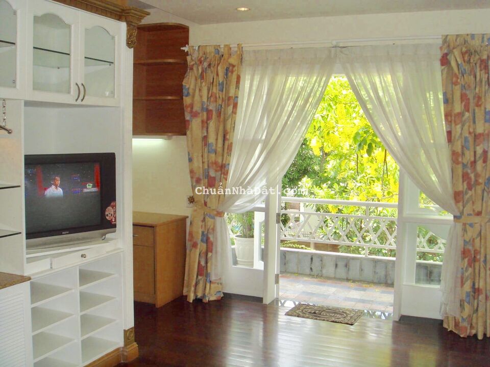 Cho thuê Villa cao cấp góc 2MT Nguyễn Văn Hưởng  17m x 44m. DTSD 900m2