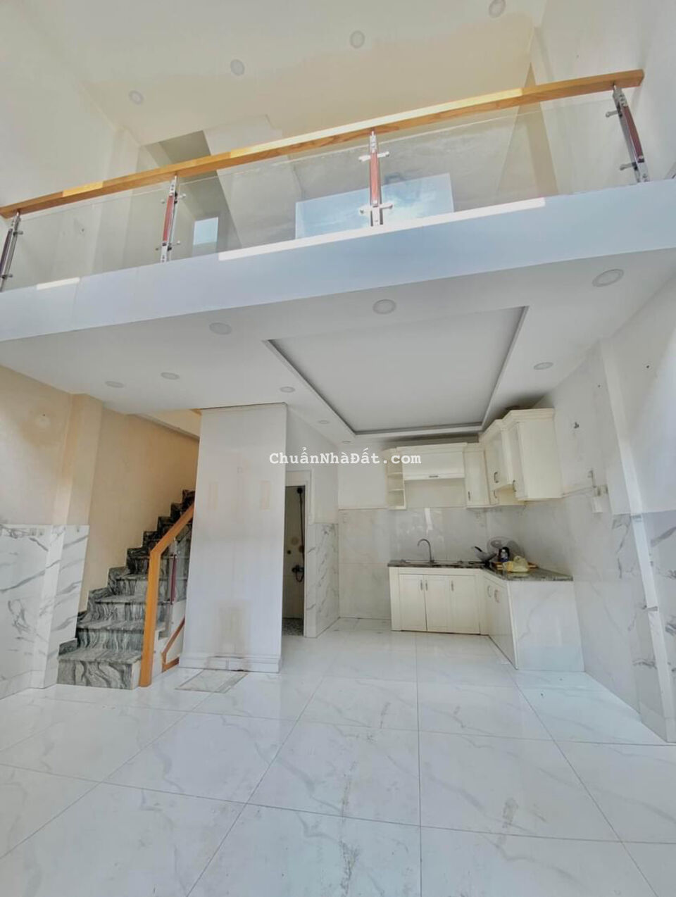 Nhà nhỏ xinh 36m2 xây 1trệt 2 lầu với giá 2tỷ350 tại Nguyễn Thiện Thuật,Q3 gần tiểu học Nguyễn Thie