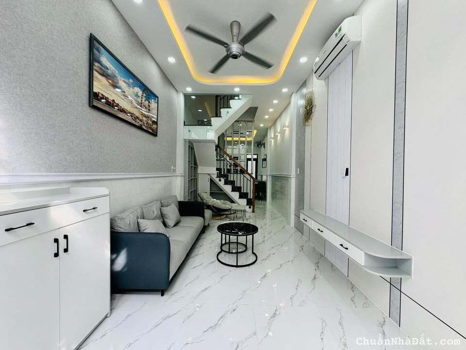 Kẹt tiền bán nhà 63m2 Trần Hữu Trang, Phú Nhuận giá 3 tỷ 350, gần chợ Trần Hữu Trang, hẻm 8m