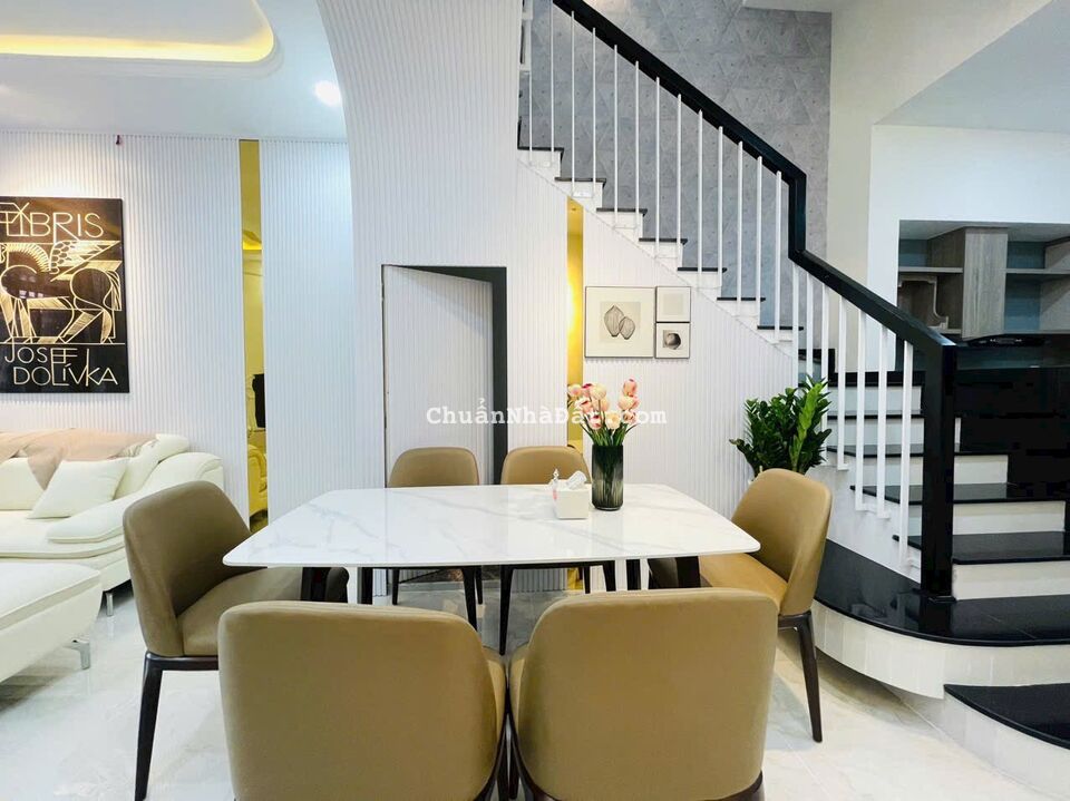 Sang Mỹ định cư bán nhà 64m2 Lý Thường Kiệt, Q10 giá 3 tỷ 300 gần Bệnh viện Trưng Vương