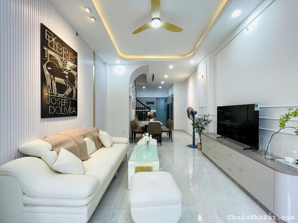 Sang Mỹ định cư bán nhà 64m2 Lý Thường Kiệt, Q10 giá 3 tỷ 300 gần Bệnh viện Trưng Vương