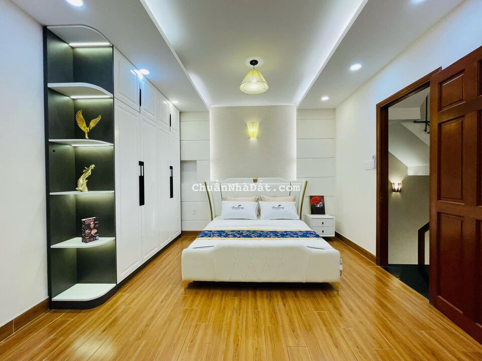 Gấp! Bán nhà 3 lầu 40m2 đường Lê Hồng Phong, Q5 giá 2ty00Gần bệnh viện Nhiệt Đới. Cho thuê 10 triệu