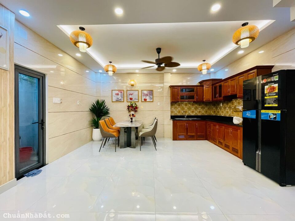 Gấp! Bán nhà 3 lầu 40m2 đường Lê Hồng Phong, Q5 giá 2ty00Gần bệnh viện Nhiệt Đới. Cho thuê 10 triệu