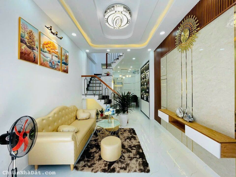 NGỘP! Bán nhà 48m2 Nguyễn Cửu Vân, Bình Thạnh giá 1tỷ990.Gần Đại Học UEF. Hẻm 4m.Cho thuê 8tr/tháng