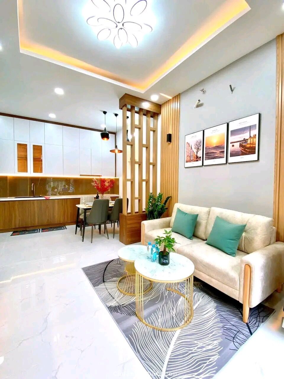 Xoay vốn hàng hoá bán nhà 30m2 Nguyễn Kiệm,Phú Nhuận giá 2tỷ100 gần Vòng xoay Phạm Văn Đồng.Hẻm 6m