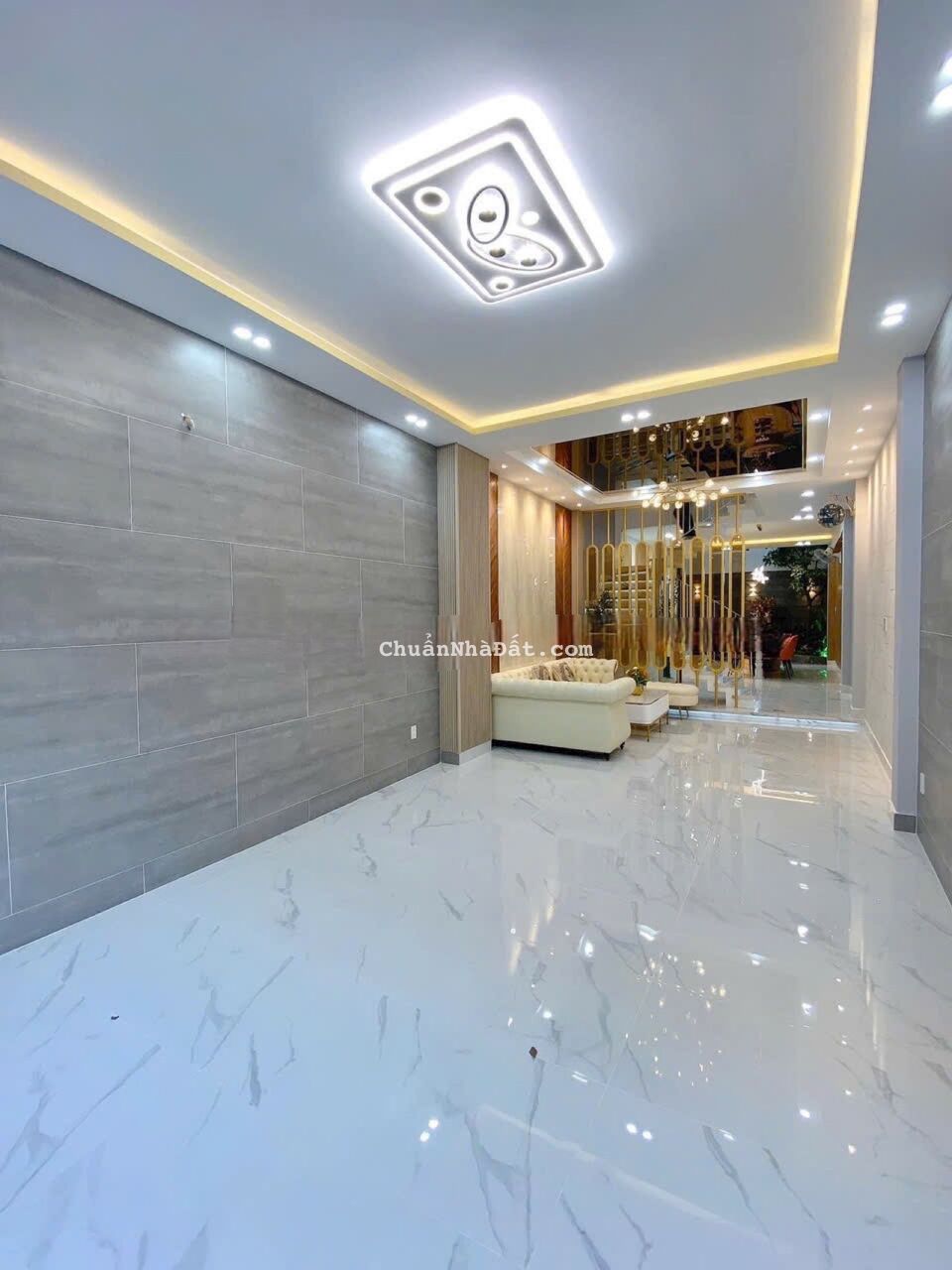 Bán nhà mặt tiền 64m2 Ngô Quyền,Q10 giá 5tỷ550.Cho thuê 14tr/tháng gần CV Văn Lang. Sổ chính chủ.