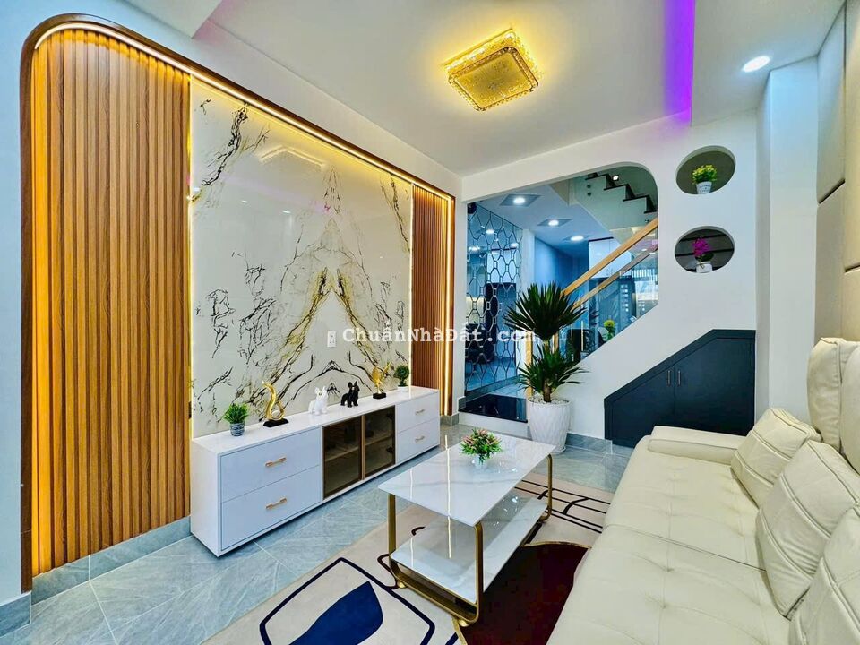 Bán nhà 53m2 đường Thích Quảng Đức, Phú Nhuận giá 2 tỷ 650, gần công viên Gia Định, hẻm 8m, sổ riên