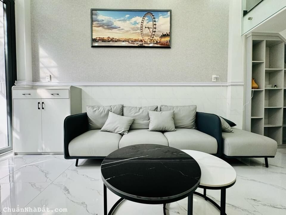 Kẹt tiền bán nhà 63m2 Trần Hữu Trang, Phú Nhuận giá 3 tỷ 350, gần chợ Trần Hữu Trang, hẻm 8m