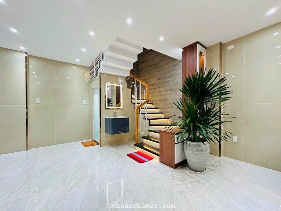 Cực phẩm nằm tại lòng Tô Ngọc Vân, Q12 với giá 2 tỷ 250, xây 1 trệt 3 lầu 58m2, sổ hồng riêng Cực phẩm nằm tại lòng Tô Ngọc Vân, Q12 với giá 2 tỷ 250, xây 1 trệt 3 lầu 58m2, sổ hồng riêng