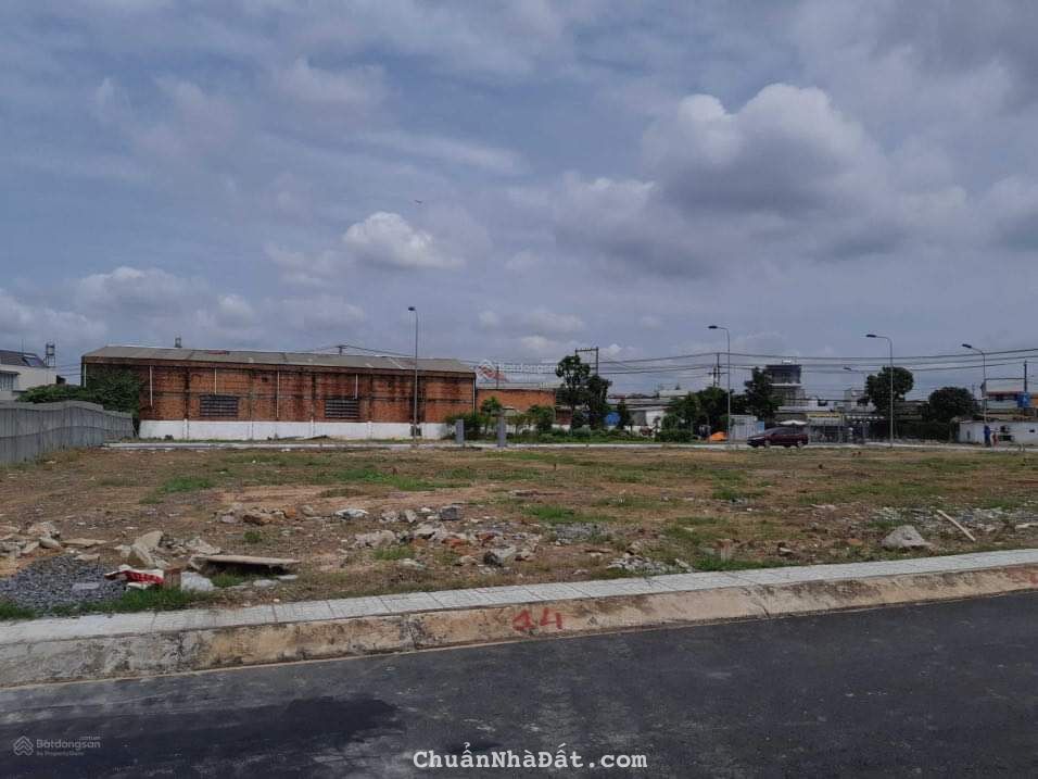 Bán lô đất siêu đẹp 80m2 tại Bình Tân chỉ với giá 2tỷ2 đã có thể sở hữu, có sổ hồng tươi. Bán lô đất siêu đẹp 80m2 tại Bình Tân chỉ với giá 2tỷ2 đã có thể sở hữu, có sổ hồng tươi.